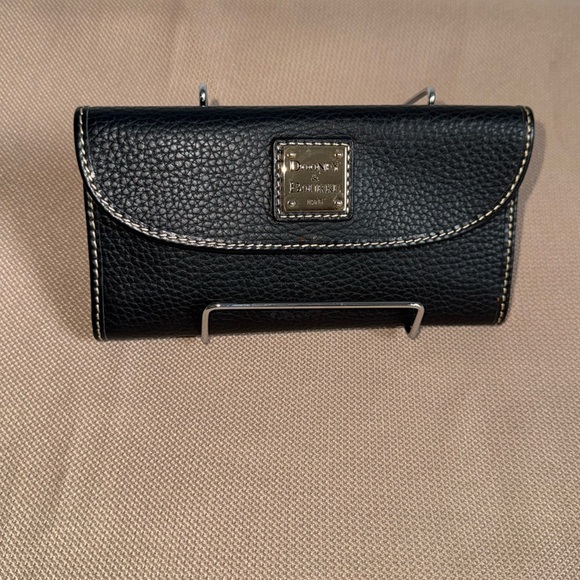 Dooney & Bourke Handbags - Dooney & Bourke Black Classic Saffiano Continental Clutch Leather Wallet